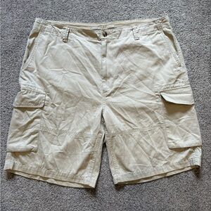 Polo Ralph Lauren Men's Beige Cotton Cargo Shorts